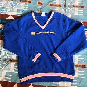 CHAMPION V NECK SWEATER